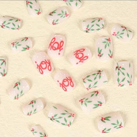 Christmas Press On Nails - Picture 2 of 6